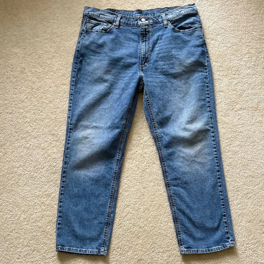 Levi’s Men’s 541 Athletic Taper Fit Faded Jeans. Size 40x30.